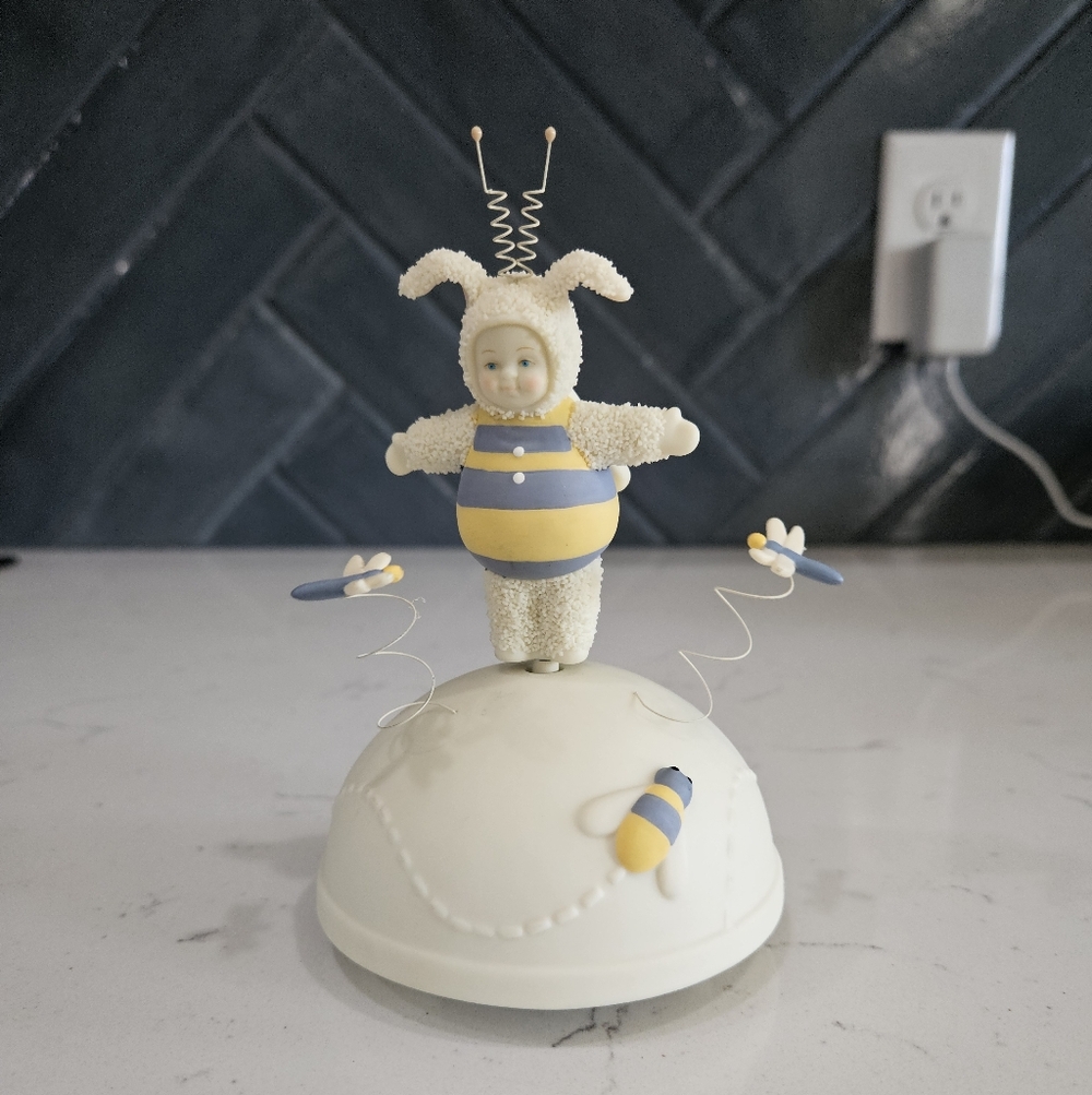Vintage Department 56 Snowbunnies "You Are My Sunshine" Music Box